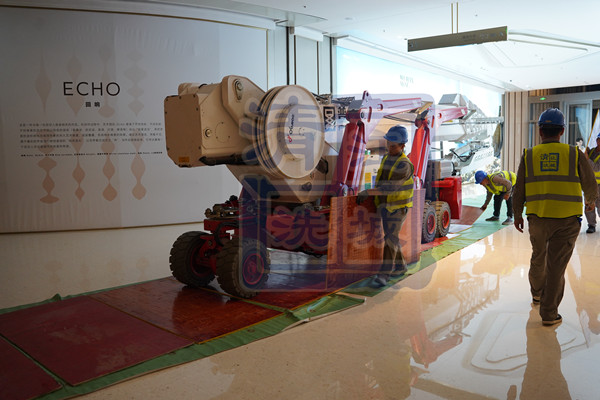 江城清洗：點亮萬象城鳳凰燈