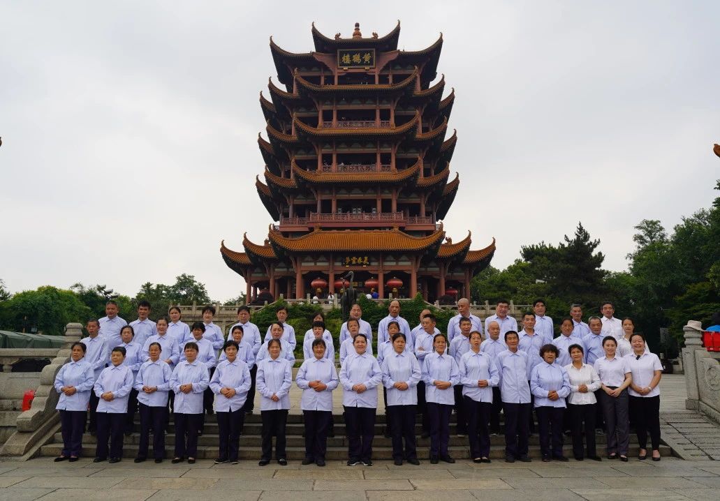 黃鶴樓保潔團(tuán)隊(duì)：守護(hù)城市地標(biāo)，營(yíng)造美好旅游體驗(yàn)